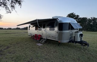 Airstream Glamping in Style/Remote OfficeStarlink