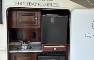 Travel with Ease & Comfort! Pets Welcome