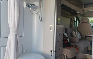 T2022 CONVENIENT & EASY TO DRIVE RV!!  SCOPE 18M