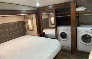 2017 Keystone RV Avalanche 395BH