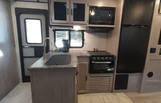 Stocked, Pet Friendly Coachmen 29' Delivery Only