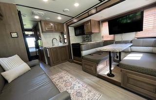 Harvey the RV - King bed & bunks, 2 A/Cs, Sleeps 8