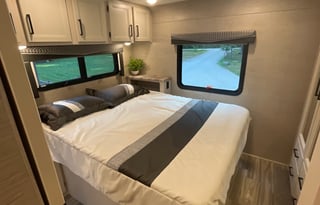 Rollin Ritz  2022 Thor Motor Coach Four Winds 31E