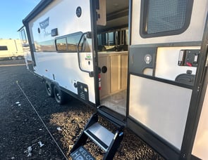 Forest River RV Wildwood X-Lite 273QBXL