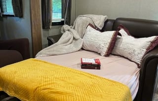 2018 Keystone RV Laredo - so much room!!!