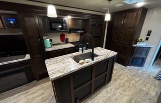 2019 EAST TO WEST Della Terra 29 K2S