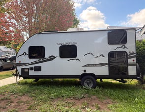 Forest River RV Cherokee Wolf Pup Black Label 16BHSBL