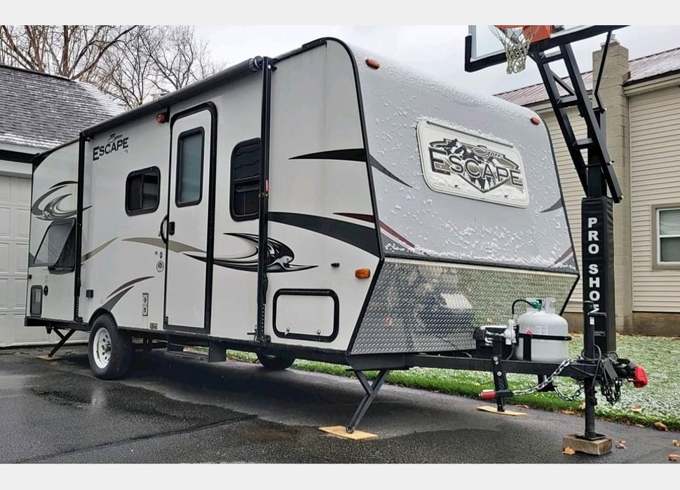 Travel Trailer rentals in Howell