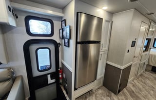 Luxury RV Adventure: Rent the Eclipse 34J Class A!