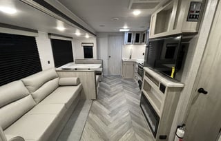 2022 East West Della Terra 312BH with bunkhouse