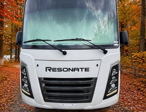 Thor Motor Coach Resonate 32B