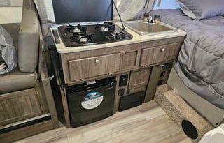 Like new Popup camper with A/C