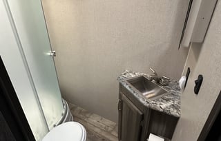 self-contained toy hauler on board fuel, generator