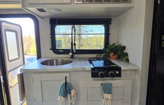 2023 EAST TO WEST Entrada M-Class 24FM