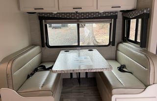 2022 thor motor coach freedom elite 24he