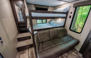 New Camper great for Families or Couples