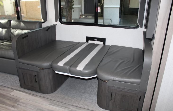 Dinette bed