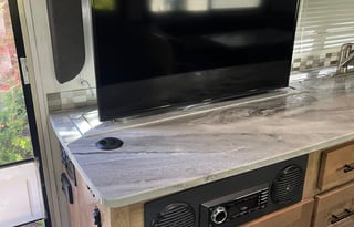 Family Fun-mobile -2021 Coachmen Leprechaun 319MB