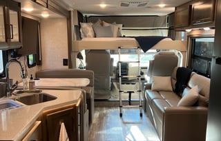 2022 Thor Motor Coach Hurricane 34J