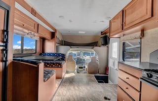 Your Home on Wheels: Stylish & Spacious Motorhome