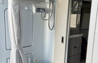 T2022 CONVENIENT & EASY TO DRIVE RV!!  SCOPE 18M