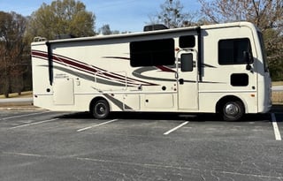 Travel with Ease & Comfort! Pets Welcome
