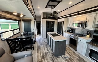 2023 Cross Roads RV Hampton HP370FDL