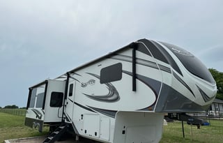 Delivery Only-2022 Grand Design - Solitude 345GK-R