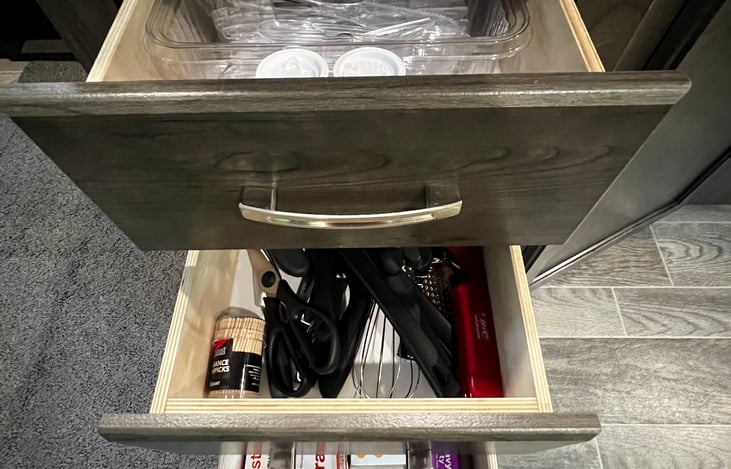 plenty of kitchen necessities.