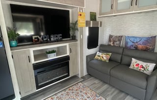 Emil and Della's Pet Friendly Posh Pad, #2