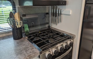 Bright & Modern Glamper Fully Stocked w/Free Wi-Fi