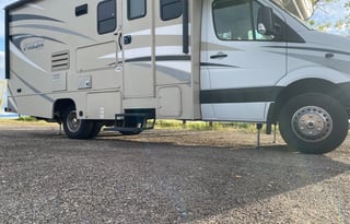 2018 Mercedes Sprinter. 25' & 14mpg!