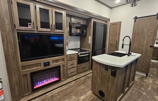 Z&S home on wheels with kids bunk room