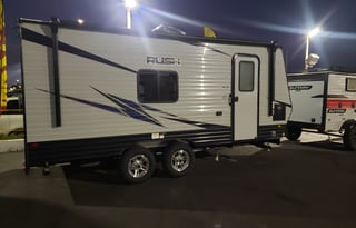 Spectacular and Super Comfortable Toy hauler