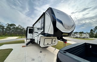 We Deliver! 2023 Montana 381TB 2 bed/2ba w Loft