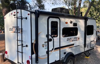 2022 GeoPro 19ft / Sleeps 4 / Lightweight / Irvine