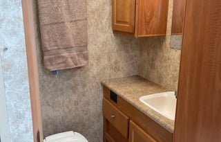 Winnebago Vista - Fully Stocked and clean!