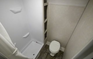 R-POD 193 w/King Size Bed **Delivery Offered**