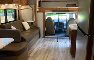 2022 Renegade Valencia 38BB