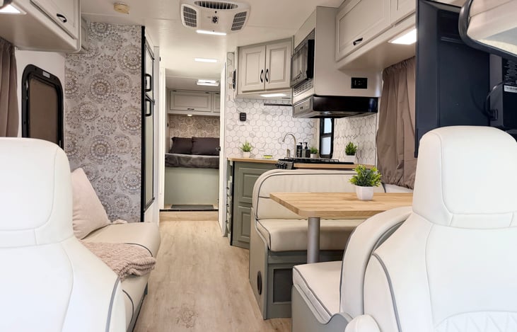 Bright & spacious RV interior – fully equipped for Las Vegas camping, EDC & Burning Man