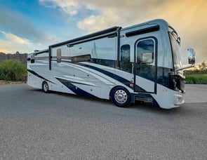 Fleetwood RV Discovery 38W