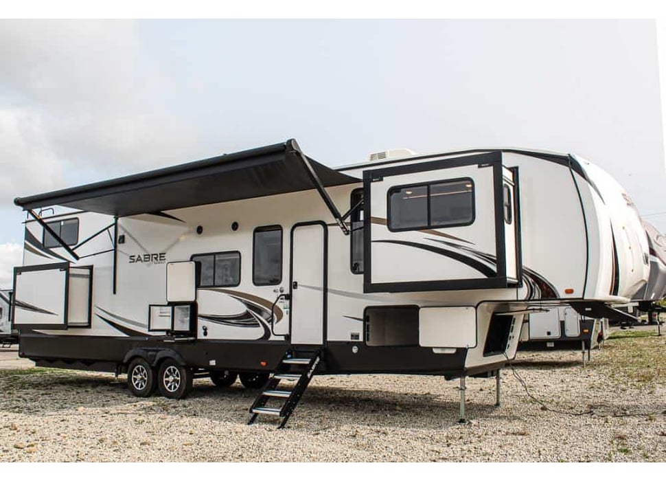 Fifth Wheel rentals in Ronks