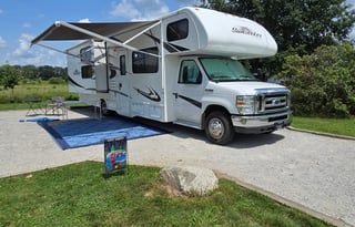 "Flora" is ready for Family Fun! 32ft Sunseeker