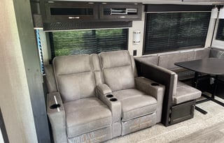 Fully Stocked '21 Bunkhouse w/ Private Queen Entry