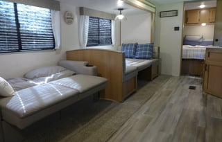 All-Inclusive Experience - 34' 2022 Avenger 27DBS