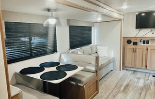 2022 Prime Time RV Avenger 28QBSLE