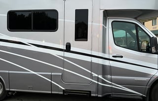 Great 4 Season Family RV w/ Slide-Out, Solar & Gen