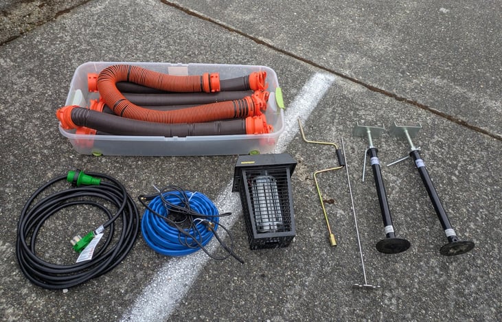 This kit includes an insulated water hose, heavy-duty shore power cable, slide-out supports, leveling jack, an electric bug zapper, and an extensive sewer hose kit for easy, clean hookups.