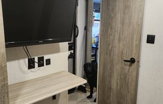 Goose neck and must have 50 amp outlet