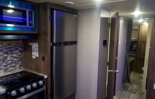 ** LONG TERM RENTALS ONLY ** 38' SILVER LAKE